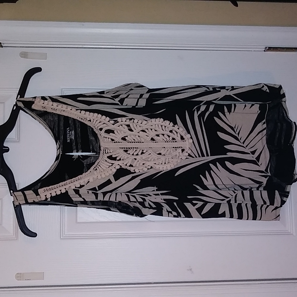 Sleeveless blouse